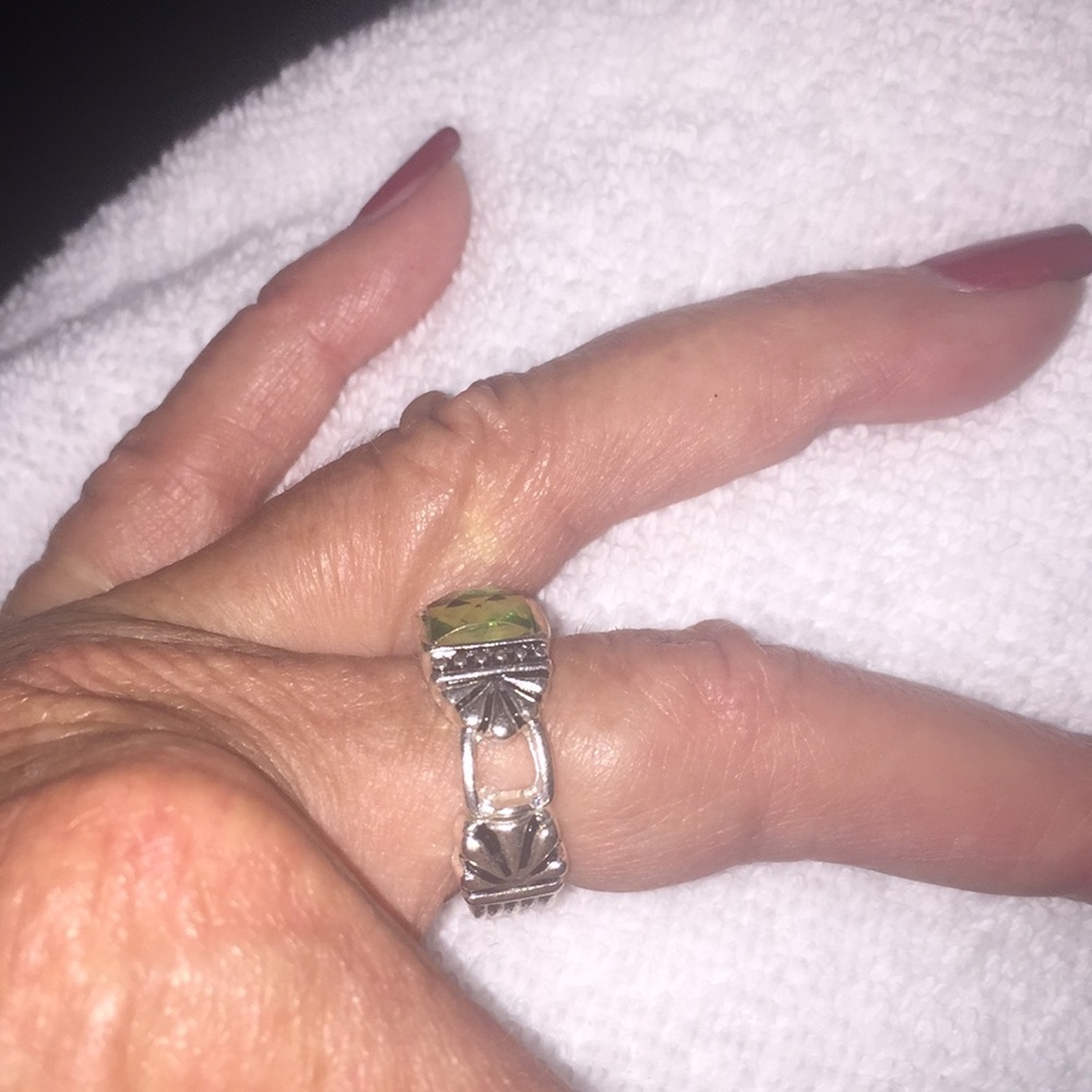 Silver ring - Picture 2 of 3